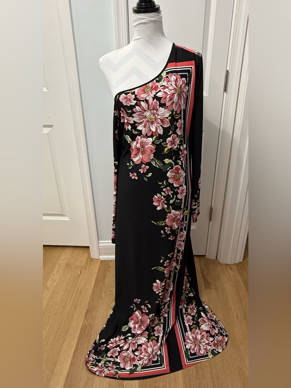 NWOT - Venus One-Shoulder Floral Maxi Dress - Picture 2 of 11